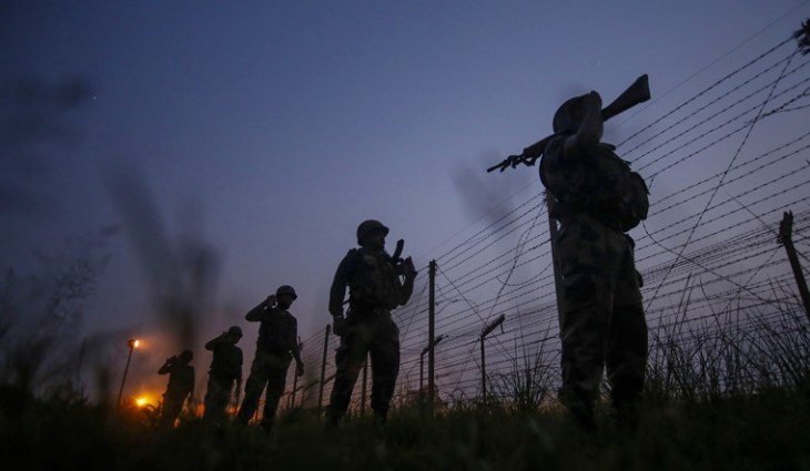 india-pak-border-Border-Security-Force-BSF-soldiers-patrol-Loc-jammu-pti